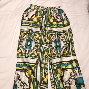 Wide legged patterned pant
